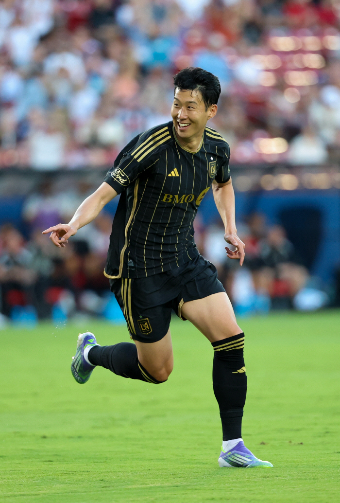 The stadium will be full. Son Heung-min's home debut match is imminent! Goal of winning the Eurofier MLS...I'm here to lift the trophy