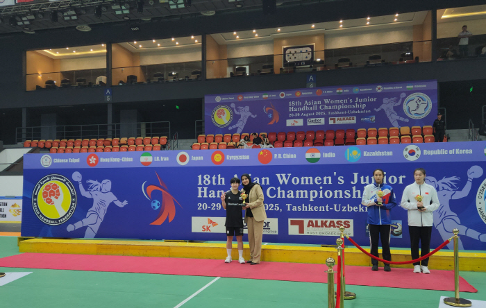 We won the group stage...  Women's Junior Handball Defeats Final Runner-up → 2 consecutive wins failed