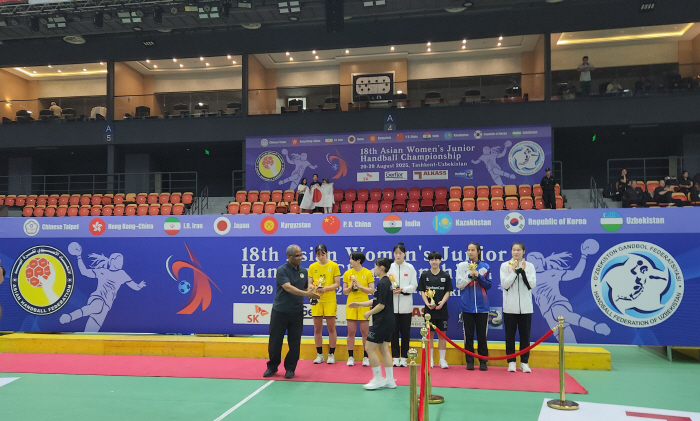 We won the group stage...  Women's Junior Handball Defeats Final Runner-up → 2 consecutive wins failed