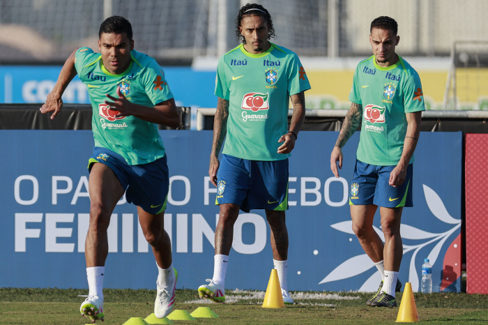 What do you mean Manchester United agreement? The sudden withdrawal of the proposal is shocking, Antony's transfer is on the verge of collapse, Betis can't handle it...Check out the non-official BBC, last-ditch player