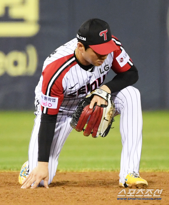 Are you scared of LG? We didn't do much to prevent LG's 13th consecutive win, but we raised our natural enemiesOh Ji-hwan's clutch error through the ninth inning