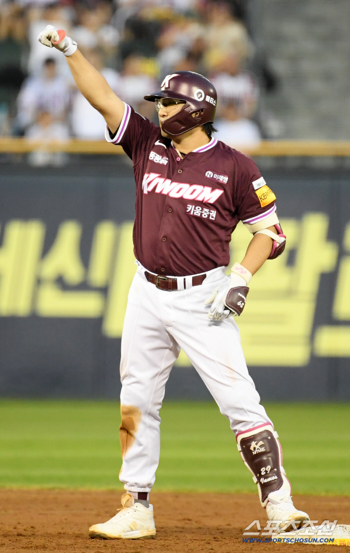 Are you scared of LG? We didn't do much to prevent LG's 13th consecutive win, but we raised our natural enemiesOh Ji-hwan's clutch error through the ninth inning