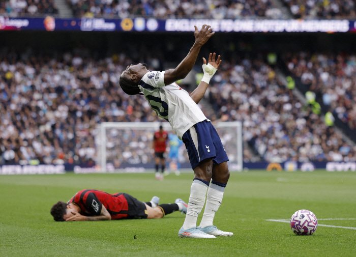 Heung-min, I think we're ruined again, one effective shot, Tottenham, booing home fans after the opening 3 games...First loss of the 01 season to Bournemouth with 17th place performance
