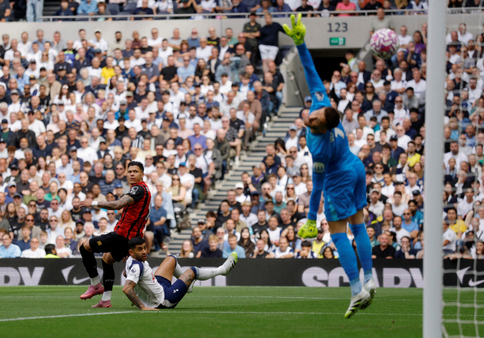 Heung-min, I think we're ruined again, one effective shot, Tottenham, booing home fans after the opening 3 games...First loss of the 01 season to Bournemouth with 17th place performance