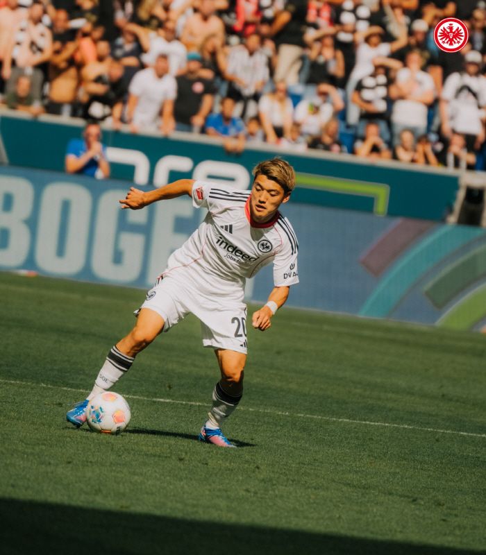 Hyun-Form Asia's top winger Doan Ritz, Robben Bing's Bundes with two goals and one assist, one-man show...Cha Boom's Team Is a Record in 13 Years