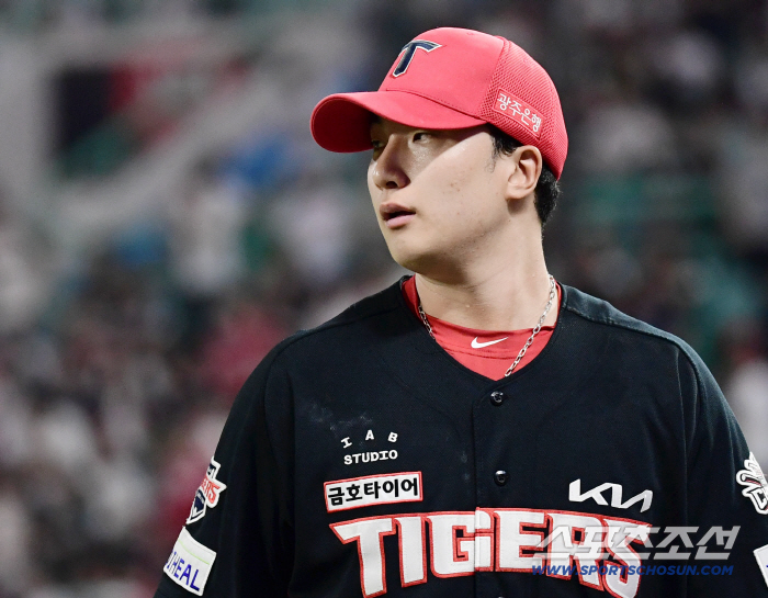 KIA Promise 8th inning → Jung Hae-young collapsed again! KT, who lost Ahn Hyun-min after hitting a ground home run, cried and laughed at the magical ending