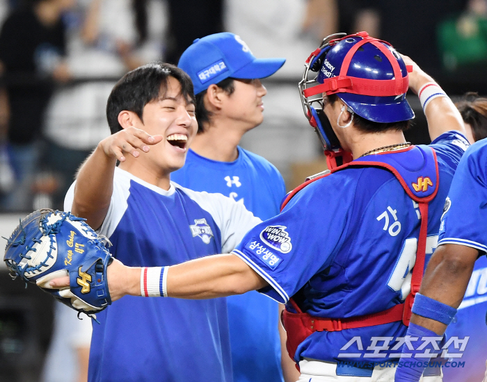  Hugs with Won Tae-in and Kang Min-ho, who won 10 games