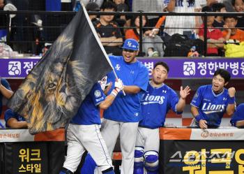  Kang Minho made a two-run shot