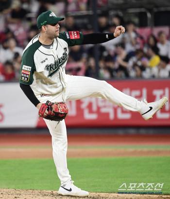  KT Heysus Appears in the 6th inning of relief
