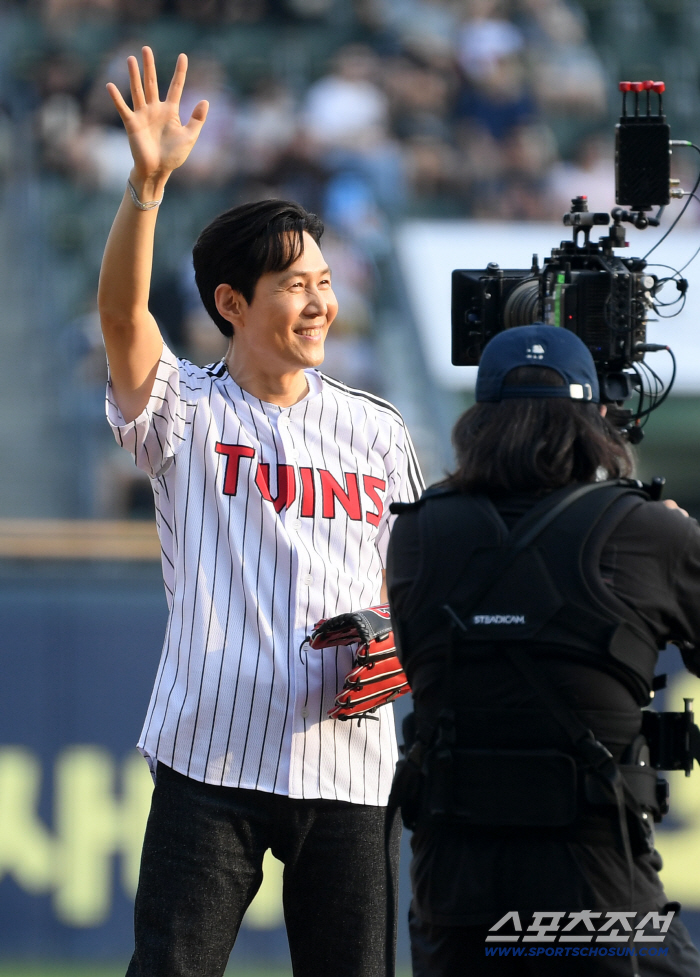  Lee Jung-jae filmed a drama before the first pitch