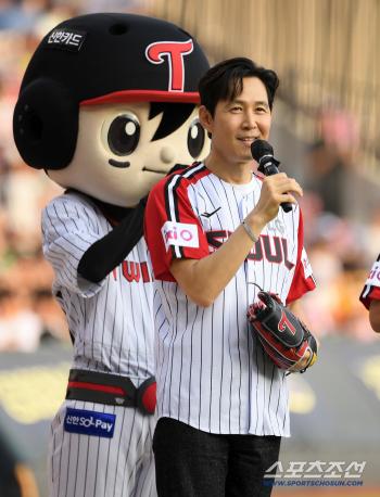  Lee Jung-jae Twins' real fan