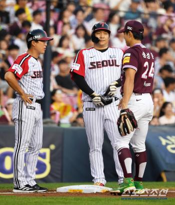  LG Moon Bo-kyung Kium Song Sung-moon Golden Glove 3rd base part fierce competition