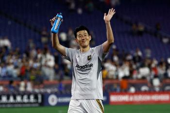 Son Heung-min is really speechless. No. 1 player like this since Messi is the first player in the world to sell uniforms and No. 7 uniform MLS