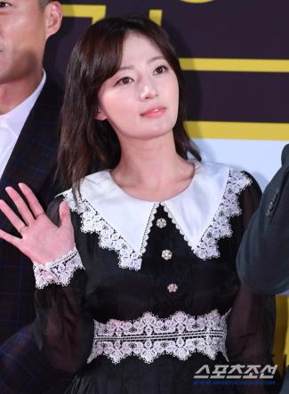 Song Ha-yoon, who came to Korea, paid 1.4 million won to expose school violence, and was unable to report that he was close to his ex-boyfriend, Song Ha-yoon (SC Issue)