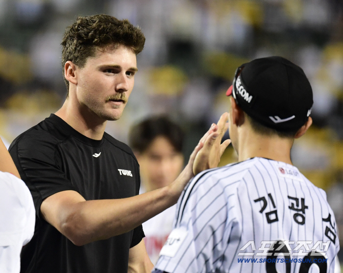 Throwing better in a crisis The hit rate is 0.186, and the score is 0.000 iron wall, is this for real. All 4 wins ERA 0.36. Best player replacement recognized