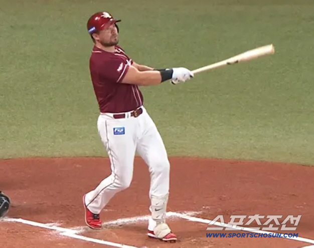 Voit's counterattack (Min Chang-ki's Japanese baseball) who played for the first time in July and played 40 games and ranked No. 1 in home runs in the team