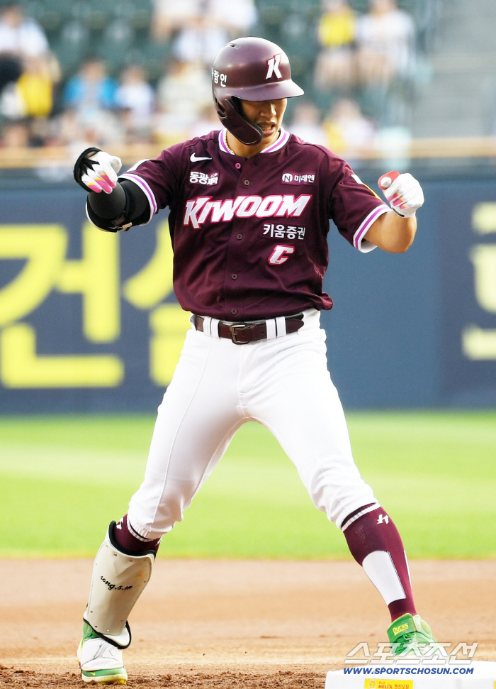 42 hits in a month? ML deserves a knock! 29-year-old talent explodes → It's already the 4th...202 hits baseball machine's fierce chase 