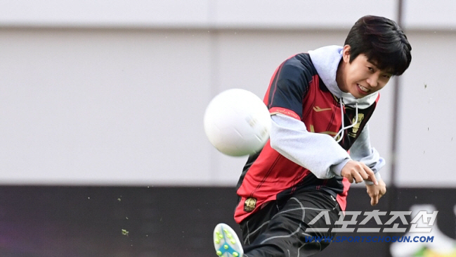 4,5007 people in Sangam, what about Daejeon? Lim Young-woong is back in the K-League...Congratulations on the 20th  half-time performance, will you wake up the maximum number of spectators