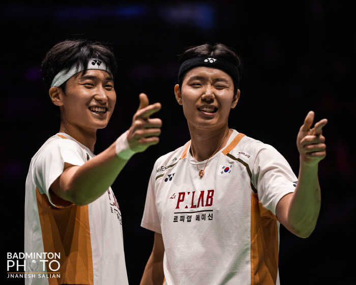 Ahn Se-young's men's double clothes wiped it off Seo Seung-jae Kim Won-ho Becomes World Championship Champion...Seo Seung-jae won the tournament for the second time in a row with a complete victory over the Chinese team