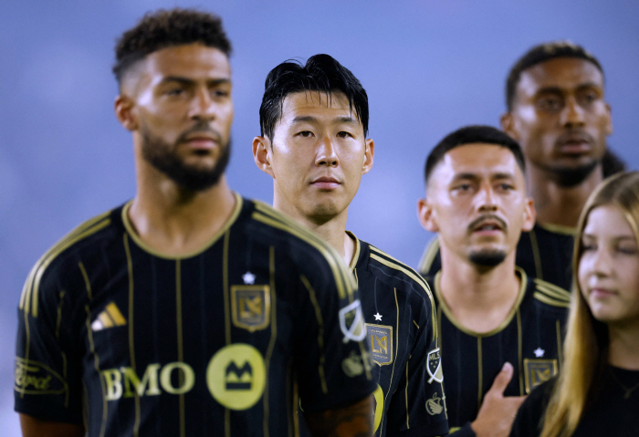 Bad luck with the goal. I'm sorry Home debut → First loss, Son Heung-min's bitter reflection on his disappointment...Full of patriotism → Fans are so good that they are more upset and determined to turn the tide