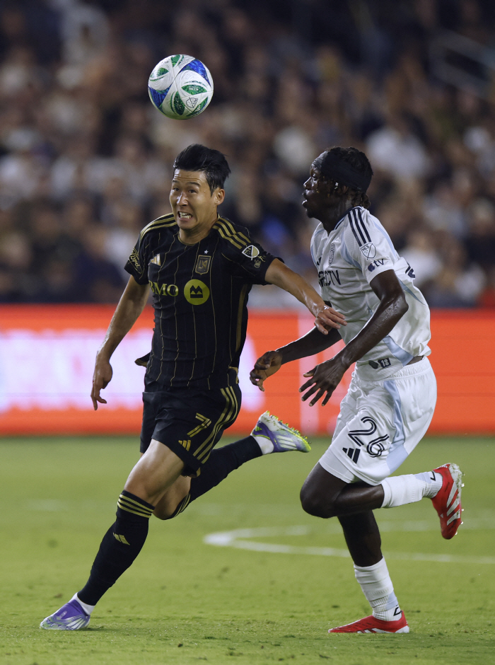 Bad luck with the goal. I'm sorry Home debut → First loss, Son Heung-min's bitter reflection on his disappointment...Full of patriotism → Fans are so good that they are more upset and determined to turn the tide