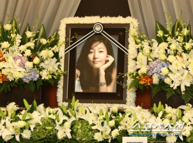 Chrysanthemum Flower Fragrance Jang Jin-young Fighting Gastric Cancer → Only 3 days after marriage report..Today (1 day) 16th anniversary