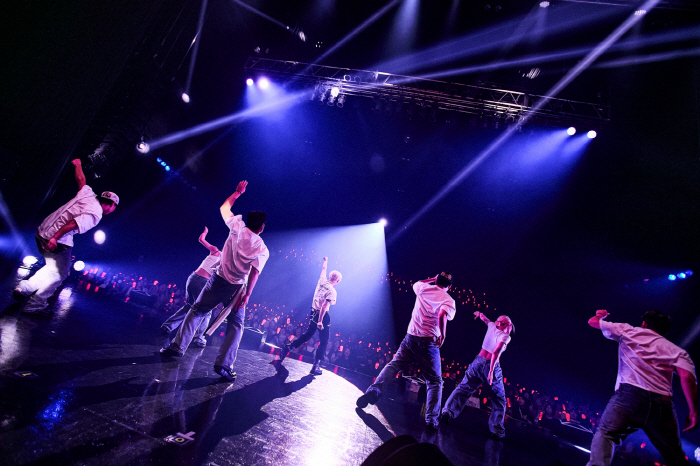 iKON’s Kim Jinhwan Wraps First Japan Solo Tour with Osaka Finale