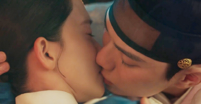‘Bon Appetit, Your Majesty’ Soars on Tearful Kiss: 11.1% Nationwide, Seoul Peak 13.6%