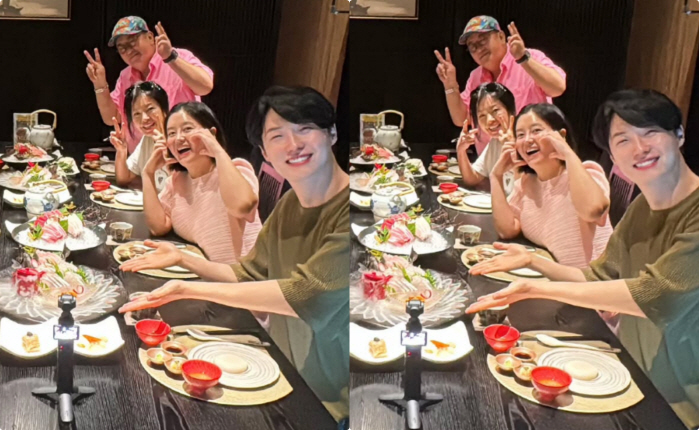 Lee Yongsik, hugging your granddaughter. Hello, I'm Woniel, growing up