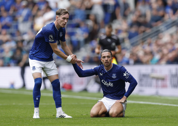 Manchester City's 2nd consecutive start with a reasonable £100 million provocation → Everton loan Grealish, grudging...Participation in 3G → No. 1 help, deleted controversial articles
