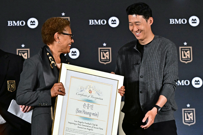 Messi? No! Son Heungmin is the future of MLS! The world's first tier economic magazine recognizes it! The reason why I was fascinated by professional sports. This is it