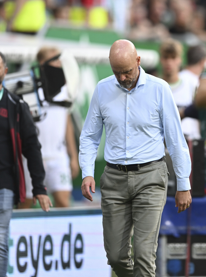  Is this for real? Ten Hah, the shortest time in soccer history → Shocked replacement in 3 games...Leverkusen General Manager Unsuccessful Judgment