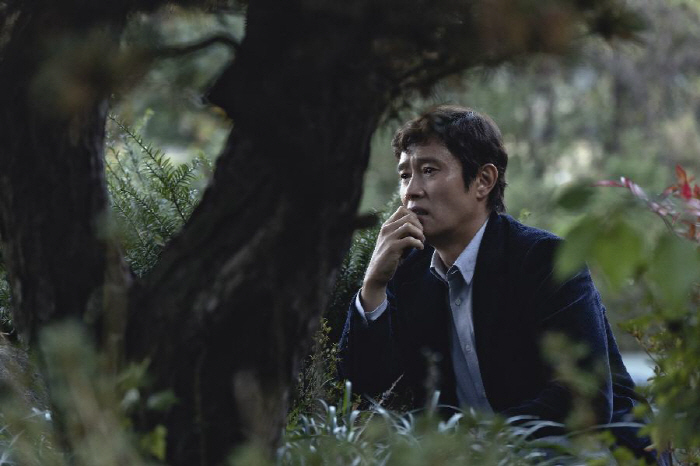 Park Chan Wook → Lee Byung-hun..I can't help it Venice Praise Outstanding, Brutal Capitalist Satire