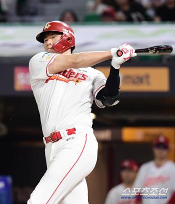 This type of batter was stuck in the second team? He almost competed with Ahn Hyun-min for the Rookie of the Year award