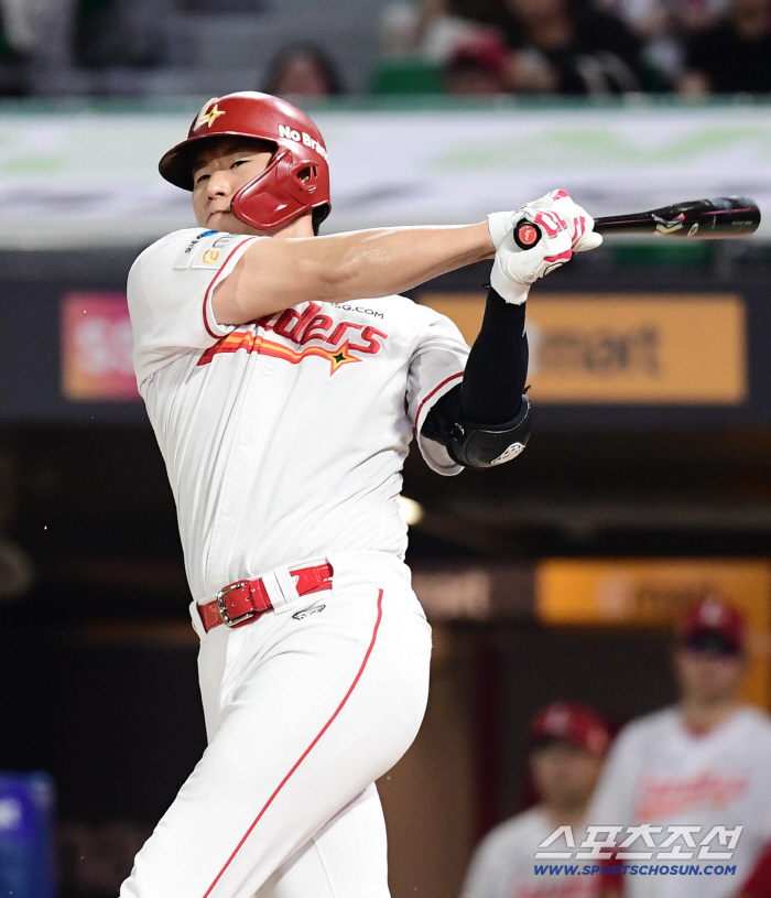 This type of batter was stuck in the second team? He almost competed with Ahn Hyun-min for the Rookie of the Year award