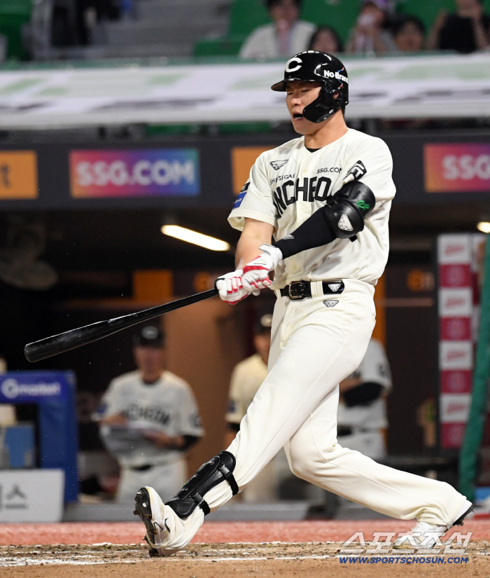 This type of batter was stuck in the second team? He almost competed with Ahn Hyun-min for the Rookie of the Year award