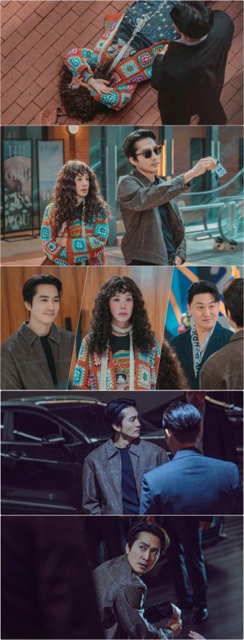 Uhm Jung-hwa announces her return and holds manager Song Seung-heon's hands and makes a comeback show (my star like gold)