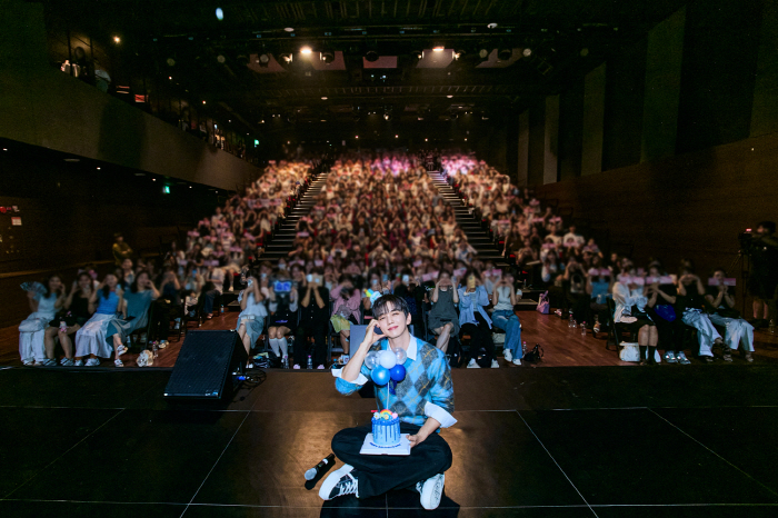 Yoo Seung Ho, hot summer with fans...It was a happy time thanks to your great love and support