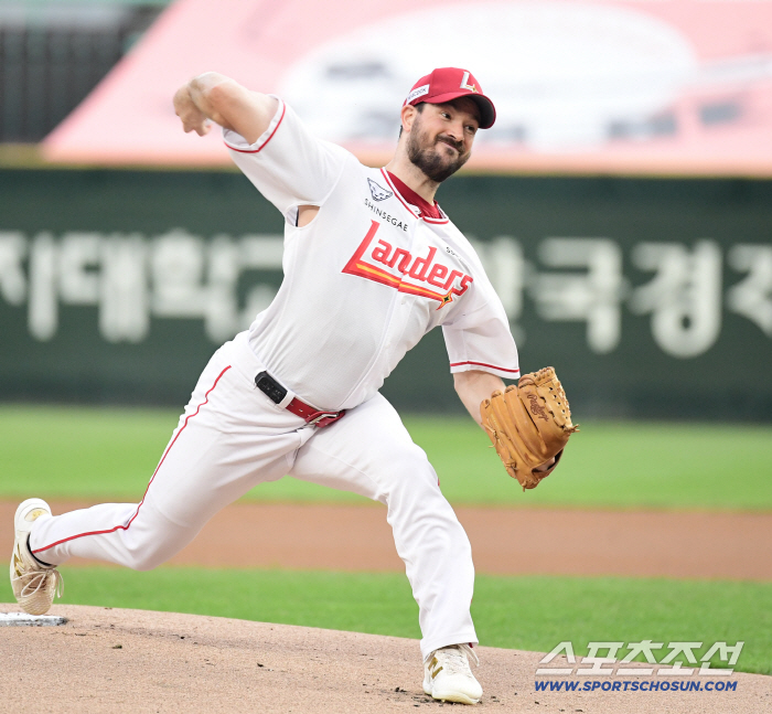 2nd consecutive year of double-digit wins! Finally got a 10-win pitcher...I didn't know before the game