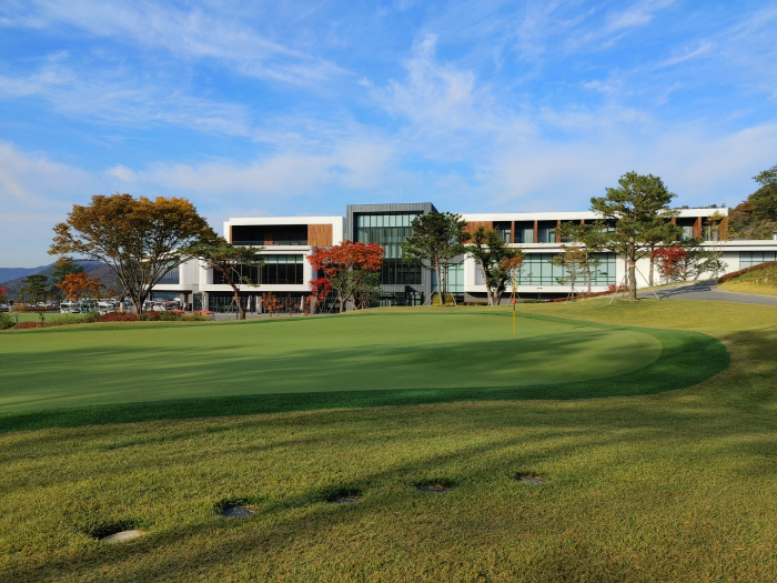 Accessibility  Landscape X Golf Recommendation, 3 major golf courses near Seoul?