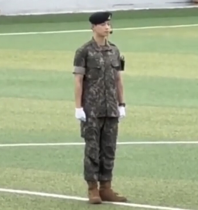 Cha Eun-woo Wraps Basic Training, Selected as Representative