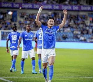 I didn't expect this?  I can't believe the future of soccer is being stabbed in the back again. Will Oh Hyun-kyu's transfer to Stuttgart fail. the club's final agreement is on hold