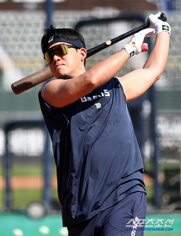 I thought it would come in September, but Jun-woo Jeon is not even in the enlarged entry. Lotte's call-up for 4 people. One person will be on the job tomorrow