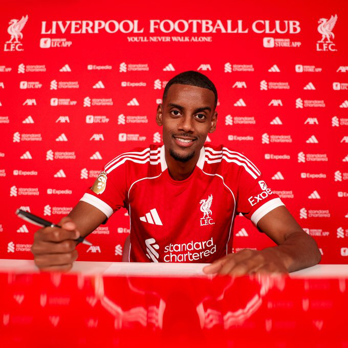 I want to go out. I'll leave right away The keyword embroidered in the transfer market is Hangmyung...If you whine, you can transfer too!