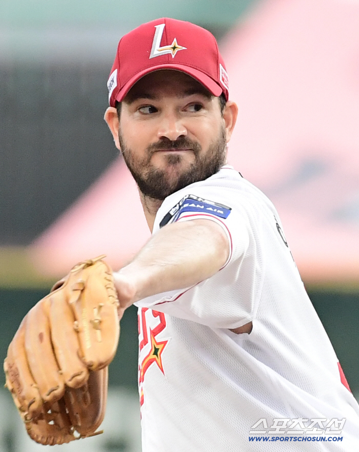 I'll keep the 3rd place! Anderson's 10th win  Ko Myung-jun's home run SSG has won two consecutive games after catching Kiwoom 