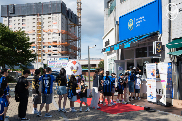 Incheon Continues Daily Life With Soccer, First Affiliate 'Incheon United F.C. Cafe Soongui Branch' Opens