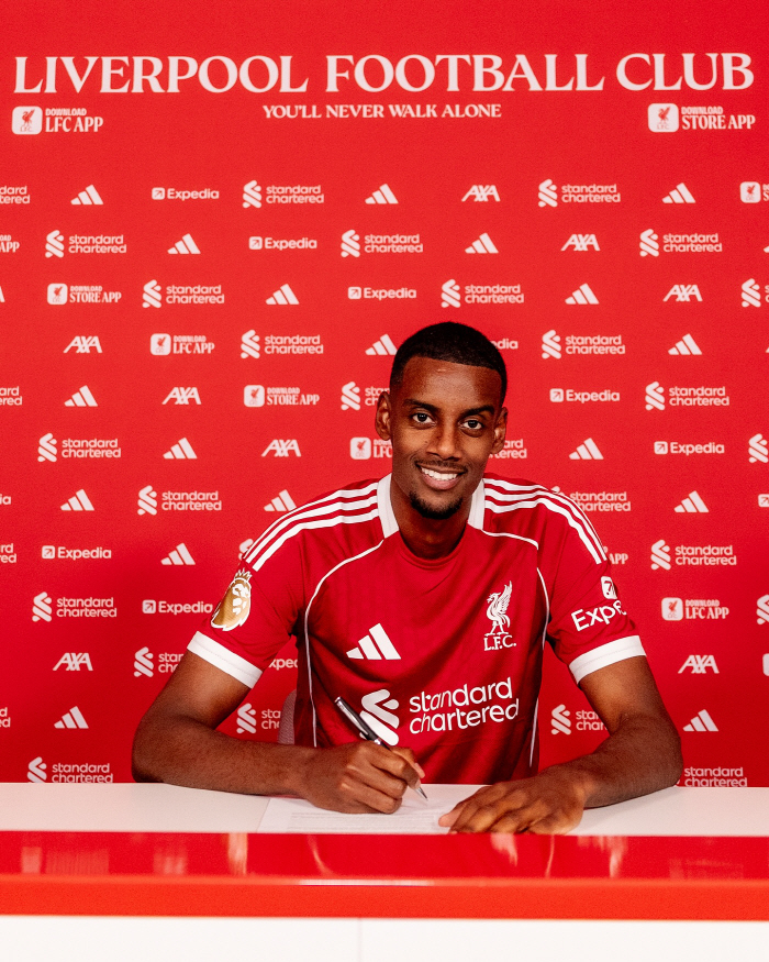 Is it because I spent too much money? EPL's icon, controversy, controversy, and controversy fans are the worst as soon as he joins the team. Criticism is even raised