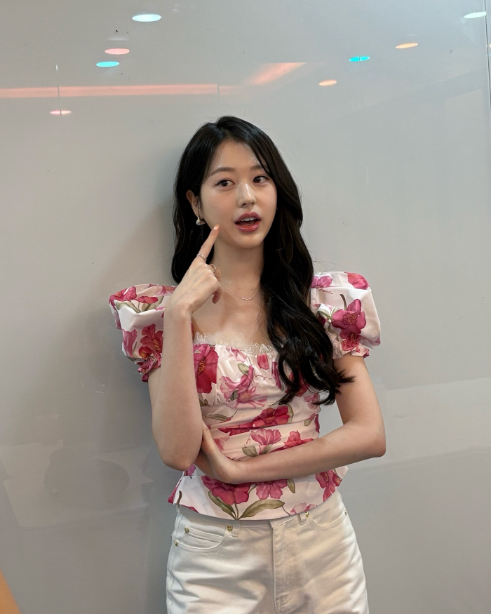 It's not Jang Won Young?Big Sister Jang Da-ah Proves Superior Genetic Proof With Her Same Beauty