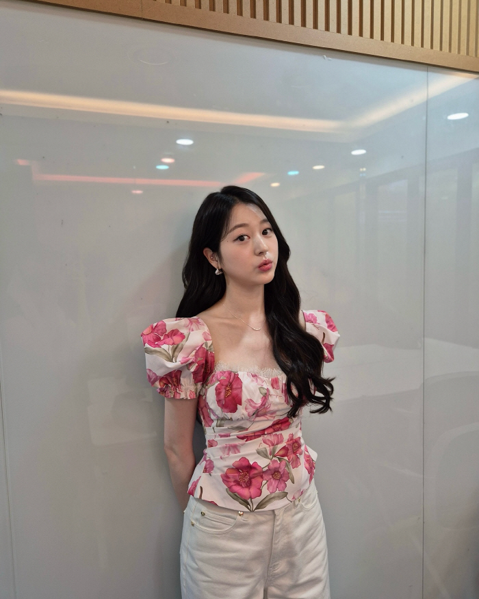 It's not Jang Won Young?Big Sister Jang Da-ah Proves Superior Genetic Proof With Her Same Beauty