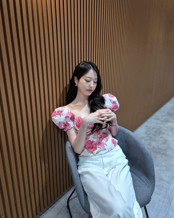 It's not Jang Won Young?Big Sister Jang Da-ah Proves Superior Genetic Proof With Her Same Beauty
